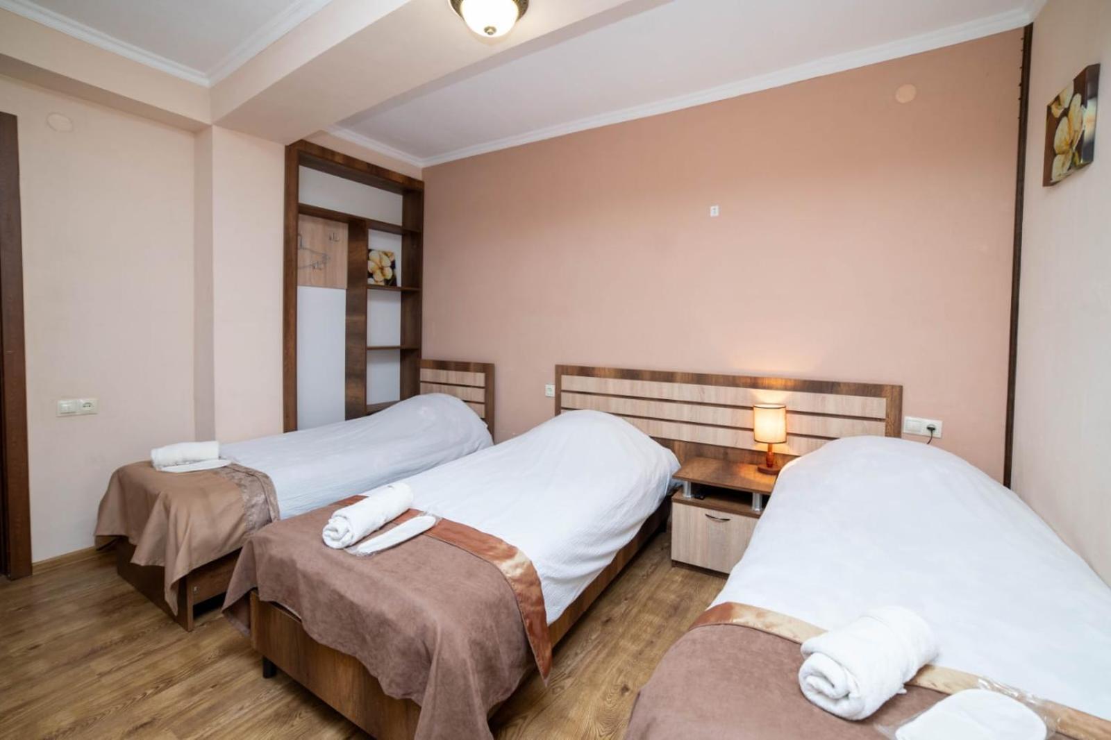 תלאווי Guest House Kavkasioni 33 מראה חיצוני תמונה