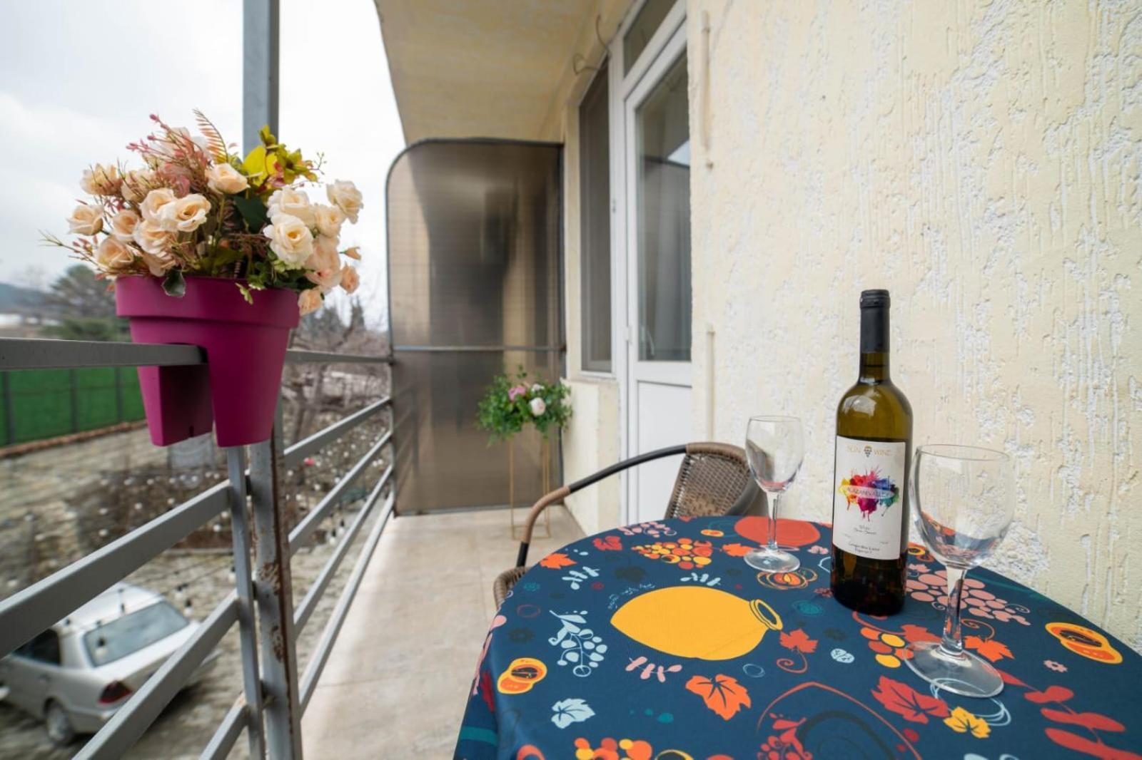 תלאווי Guest House Kavkasioni 33 מראה חיצוני תמונה